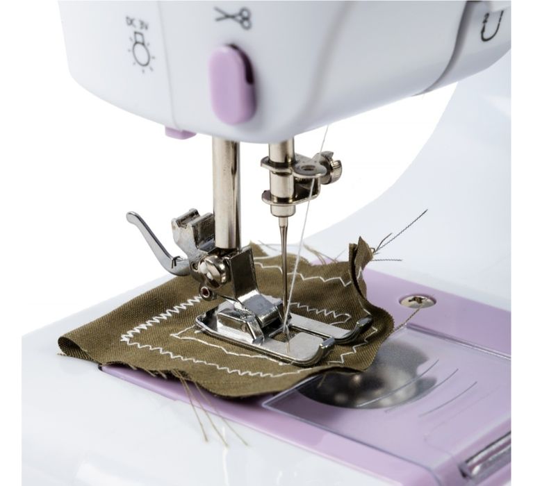 Швейная машинка новая