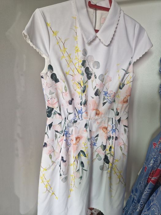 Рокля рокли Ted Baker размер С - М Ted Baker 2 3 Pause Jeans