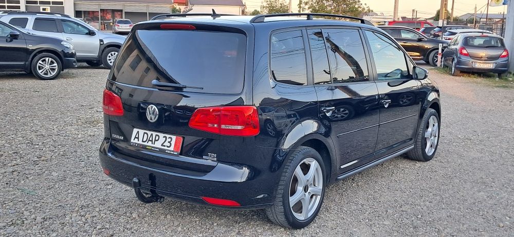 Volkswagen Touran 1.6 TDI 105 cp EURO 5 an 2012 7 LOCURI