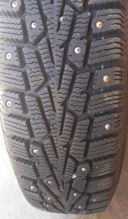 Шипованные шины в комплекте