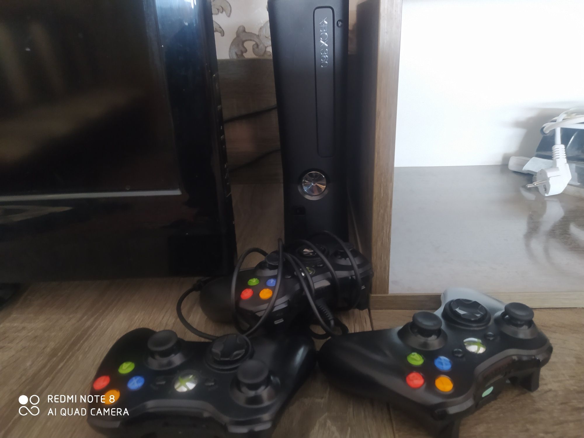 Xbox 360+3джостик+kinect 3b камера: 72 000 тг. - Приставки Ушконыр на Olx