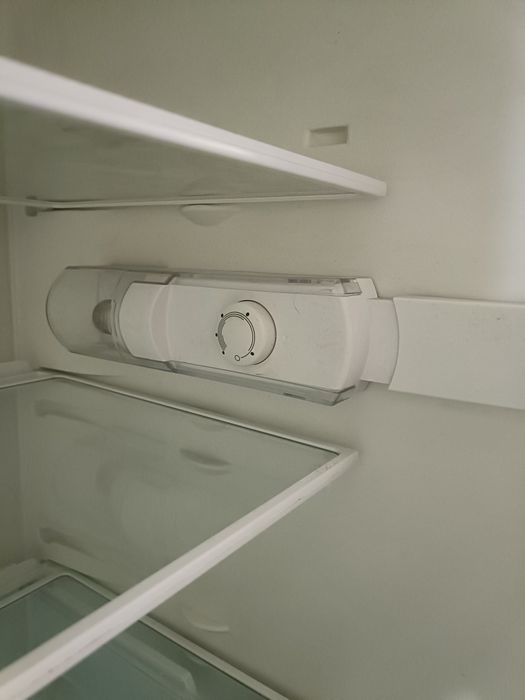Combină frigorifică încorporabilă Bosch KIV38A20 - Stare foarte bună de funcționare