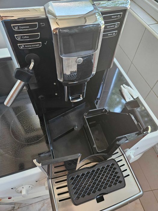 Кафеавтомат Philips EP5310 ( Saeco )