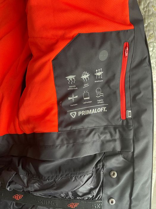Vând geaca ski 4F noua