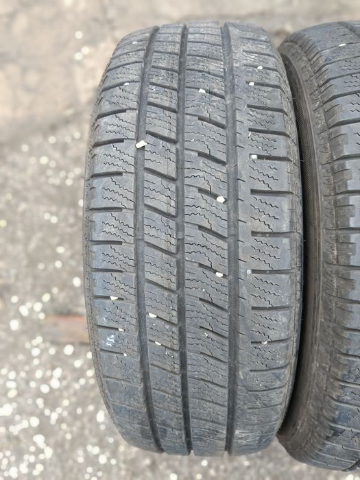 БУСОВИ Всесезонни -17цола -215/60-1бр.-90лв."GOOD YEAR"