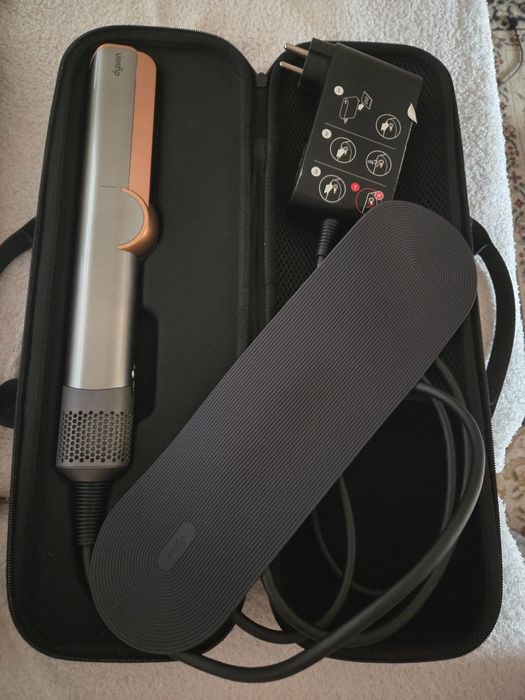 Dyson airstrait silver