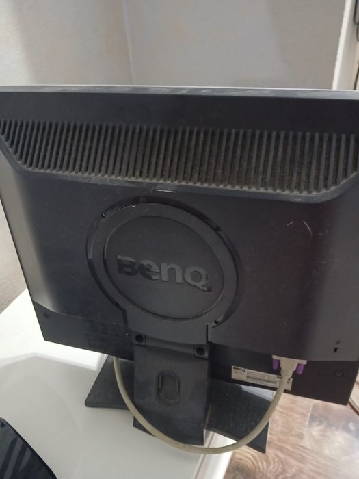 Vând monitor BENQ de 17" în perfectă stare de functionare, 9 din 10