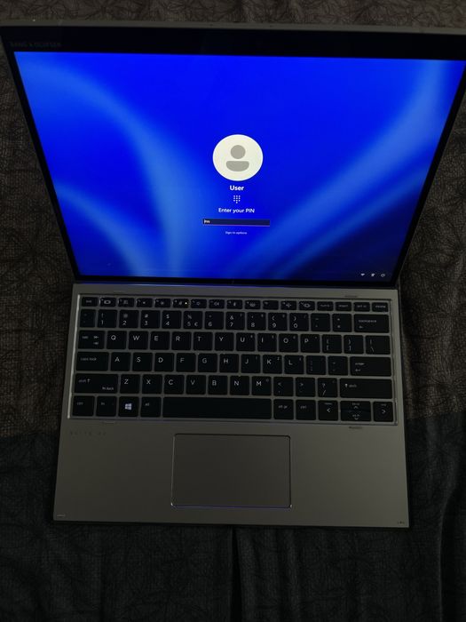 Tableta/Laptop HP Elite x2 G8 16gb ram 240 ssd Bang Olufsen