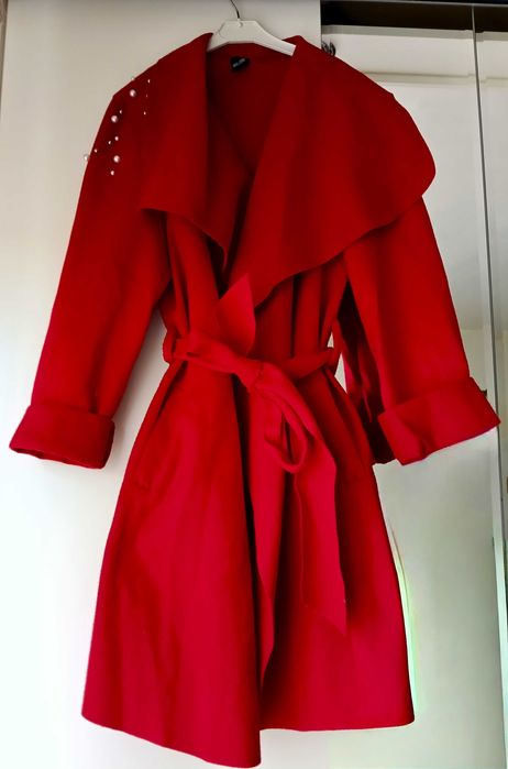 Cardigan rosu tip palton
