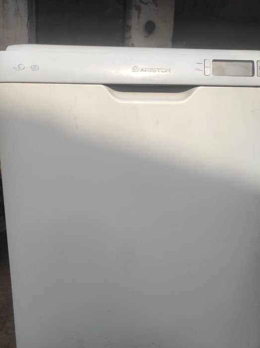 Продам посудомоечную машину