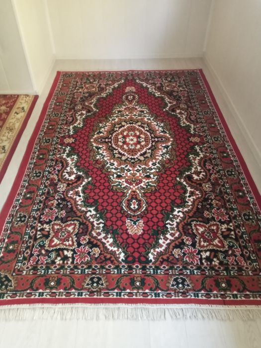 Ковёр 165×260 в отличном состоянии
