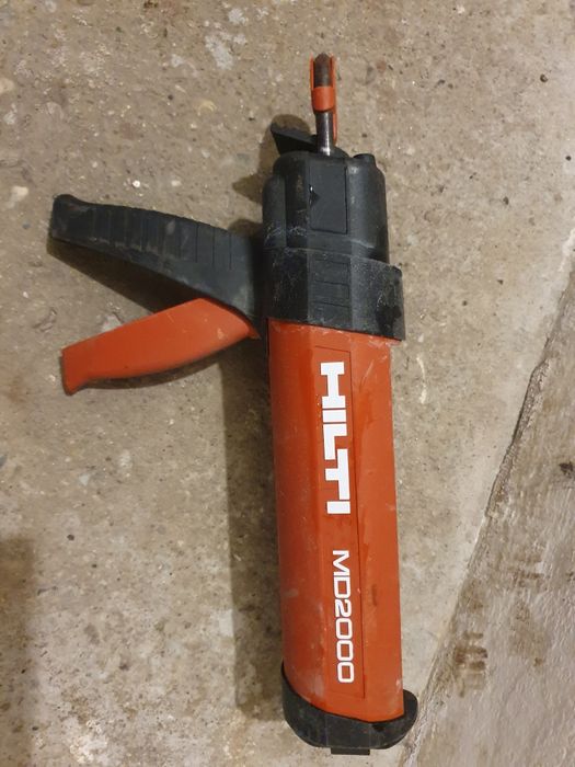 Pistol  pentru  ancore  chimice