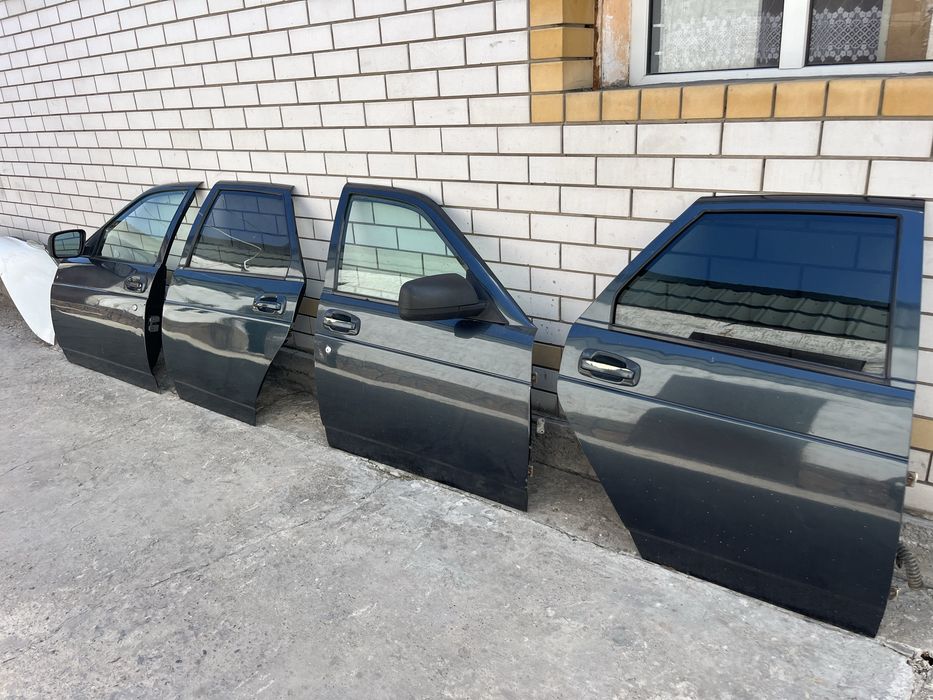 Передние задние двери приора