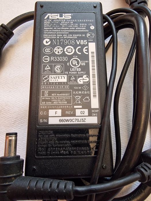 Vând alimentatoare laptop