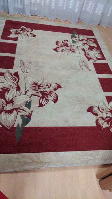 Продам ковер плотный