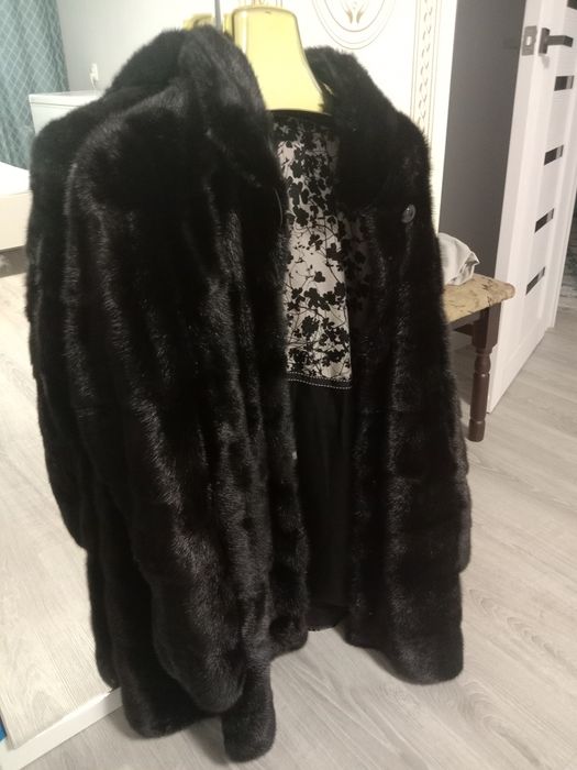 Продам норковую шубу