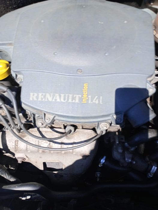 Vând Renault Clio
