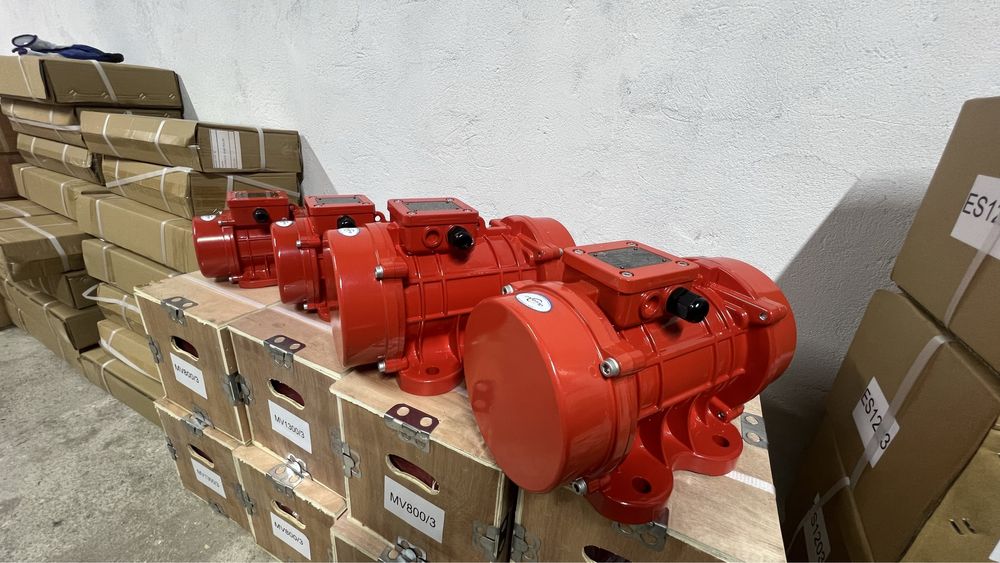 Вибратор. Мотор.