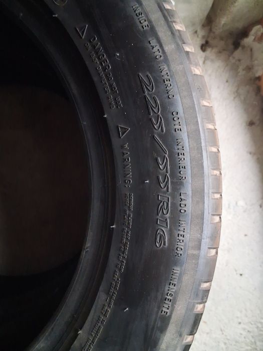 Две гуми MICHELIN 225/55/R16   99W и две PIRELLI 185/60 R15 88H