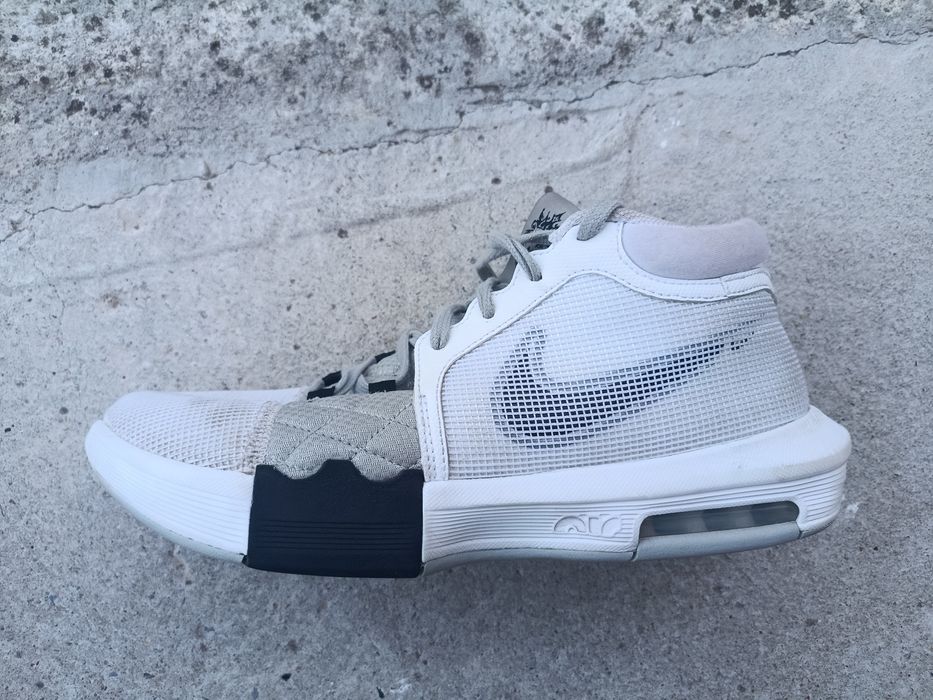 Nike LeBron Witness 8 в бяло и сиво,44 НОМЕР