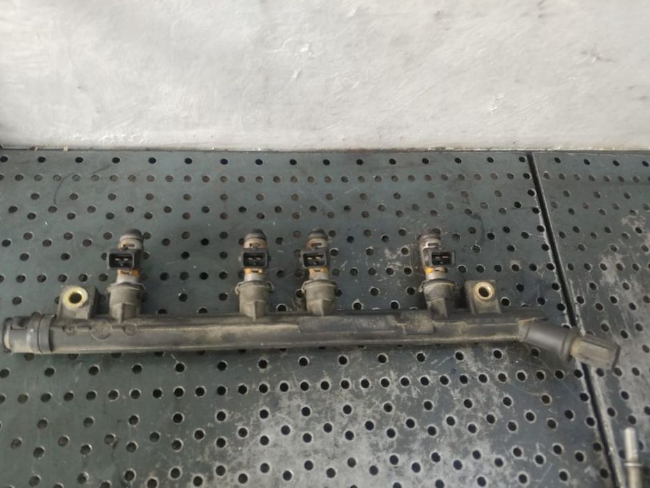 rampa cu injectoare 1.4 b 350a1000 fiat grande punto lancia musa