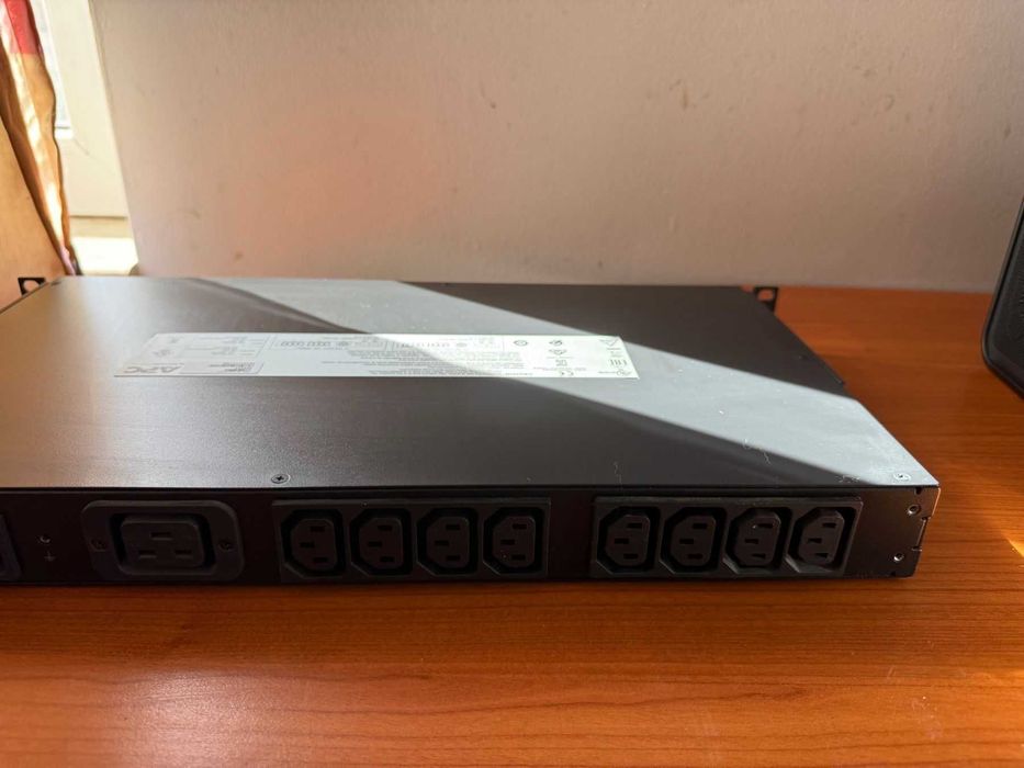 APC AP4423 автоматичен превключвател на захранване (ATS)