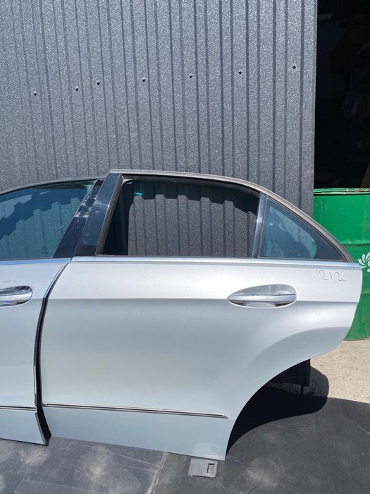 Двери на Мерседес W212