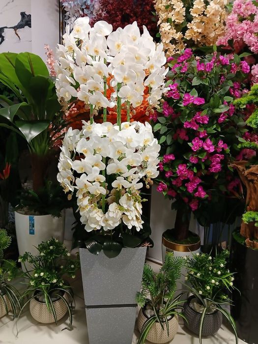 Sun'iy gullar va daraxtlar. Eng katta asartimentda.