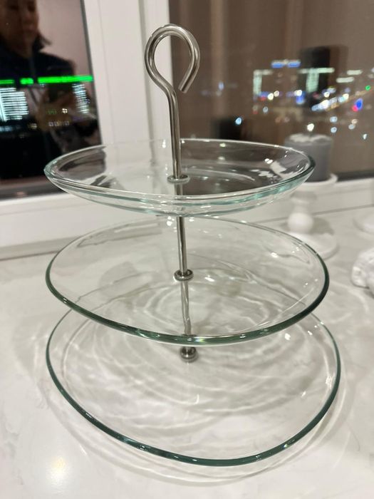 Продается этажерка Ikea