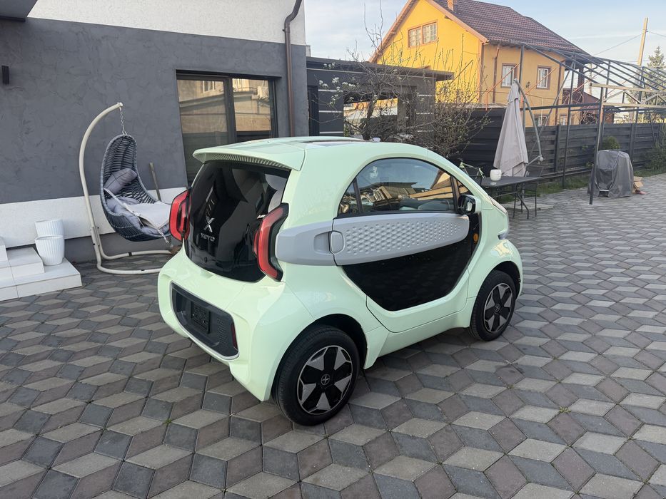 Xev Yoyo masina 16 ani b1