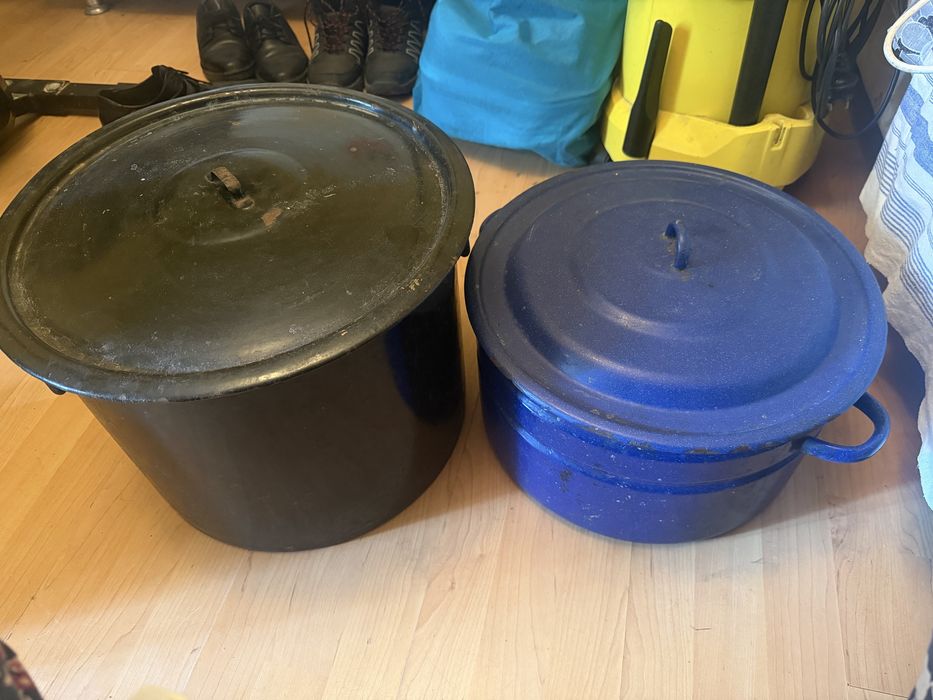 Големи тенджери  за варене на буркани