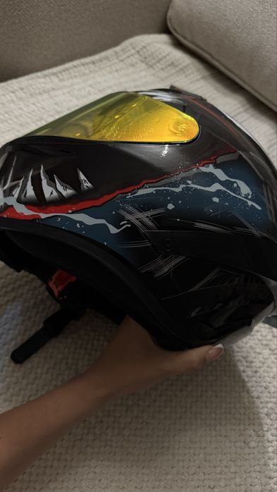 Мото шлем новый размер M