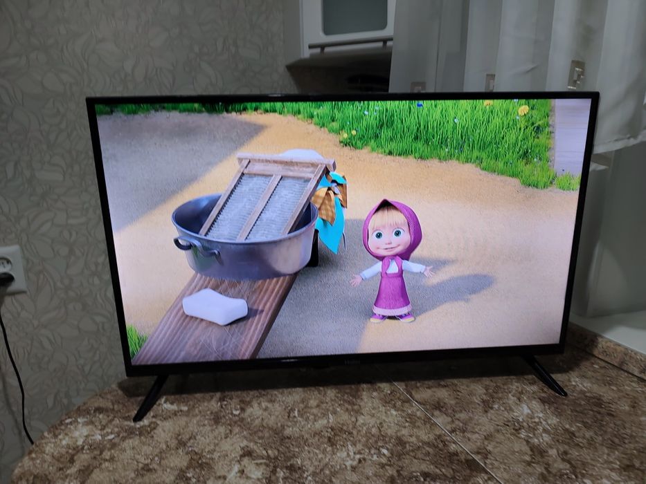 Телевизор Смарт 82 см диагональ