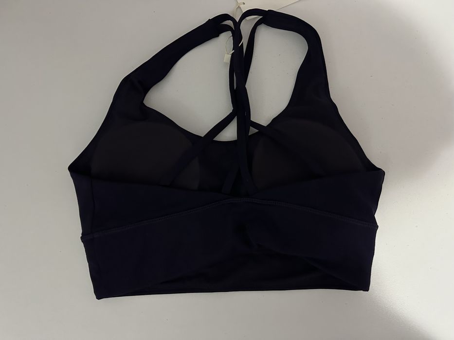 Чисто ново!! Дамско тъмнолилаво бюстие Oysho