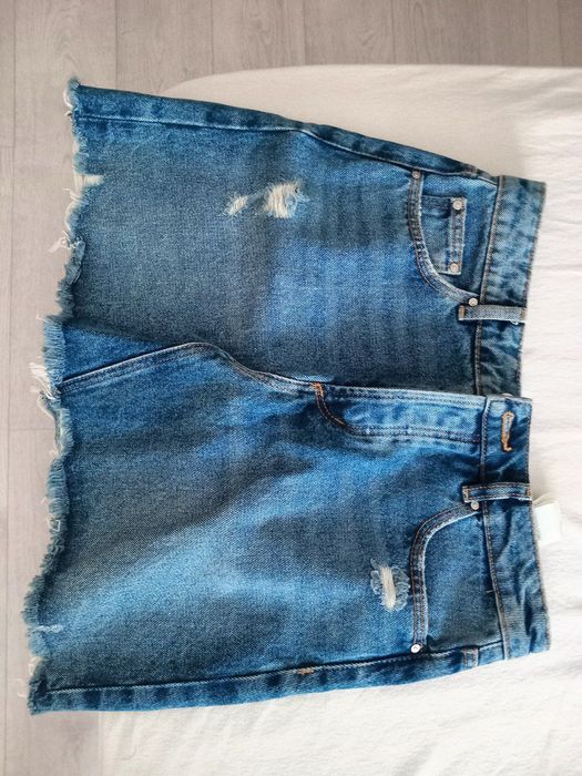 Продаётся одежда,размеры всё есть