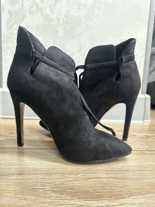 Женская обувь Замшевые ботильоны