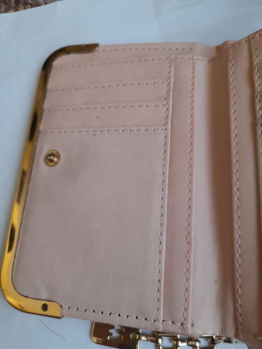 Дамско протмоне за карти и пари