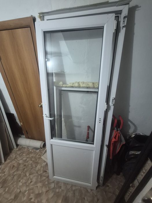 Продам дверь балконную,б/у