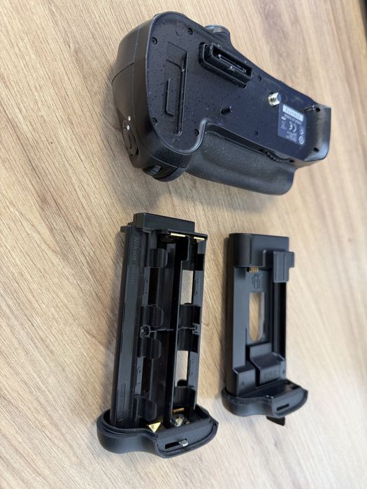 Grip Nikon MB-12 pentru Nikon D800, D800E si D810