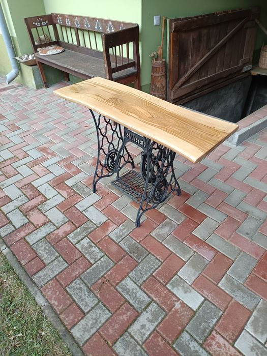 Masa , birou sau suport lavoar din mașină de cusut