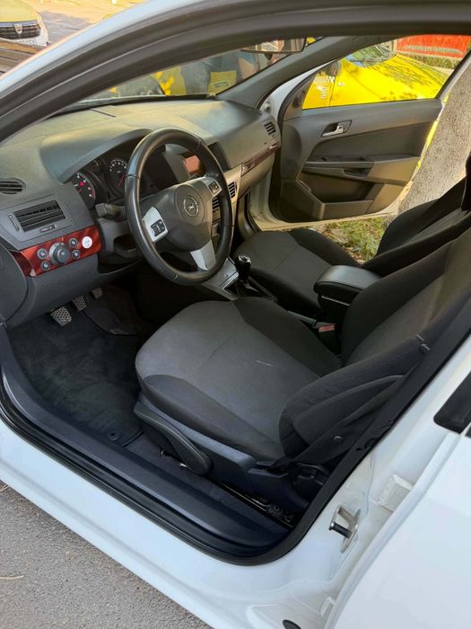 Opel astra H- an 2011-1.6 Benzina+GPL.