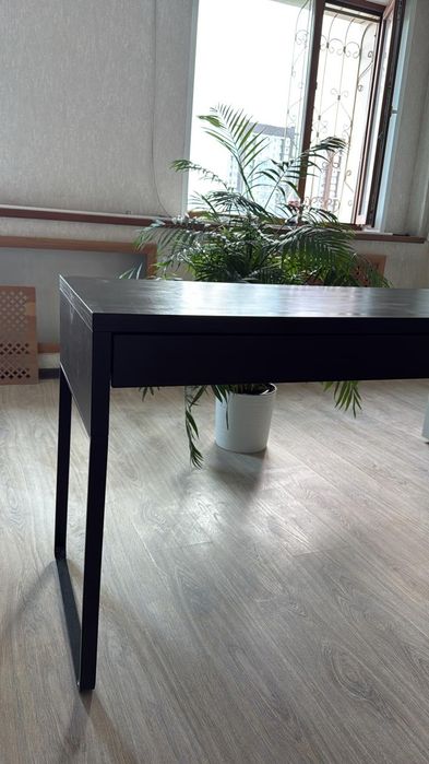 Продам стол Ikea