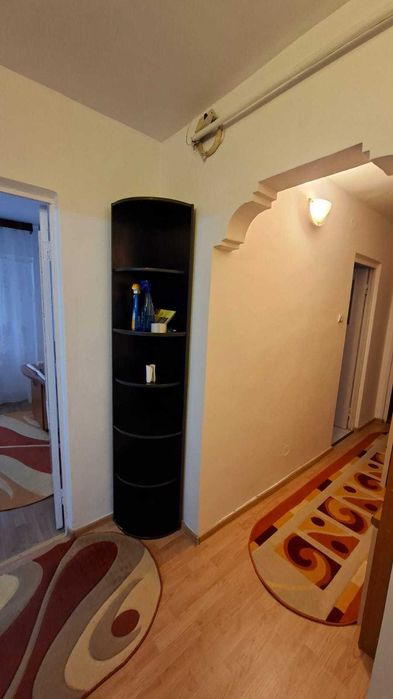 inchiriez apartament 2 camere zona Tatarasi-Metalurgie -350 EURO neg.