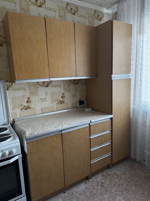 Продам кухоный гарниур