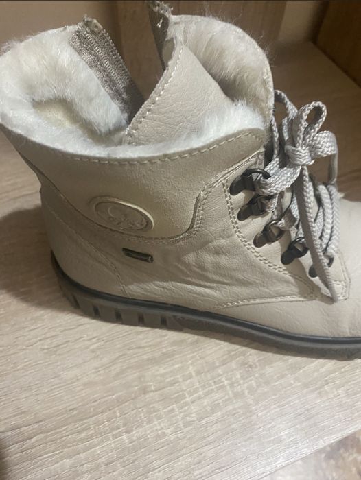 Продам Полусапожки 39 раз