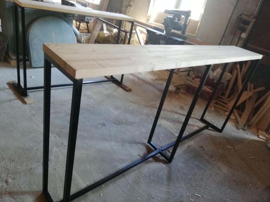 Мебели от метал и дърво