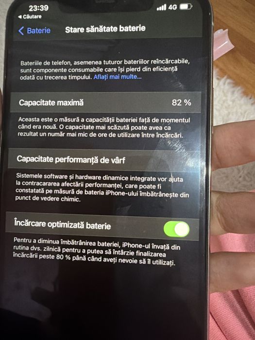 Iphone 11 pro max  de vanzare baterie buna singura problema este putin spart pe spate