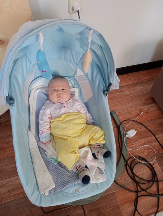 Шезлонг новый мало использованно