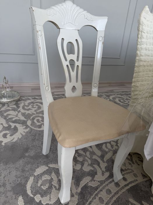 Стол со стульями