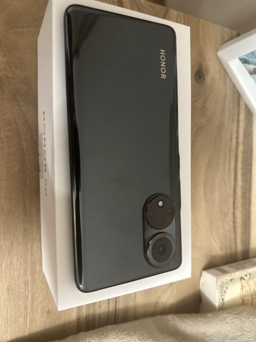 Honor 50 мобилен телефон